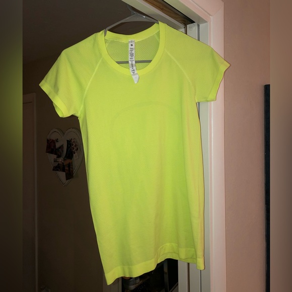 lululemon athletica Tops Lululemon Swiftly Tech Short Sleeve 2 In
